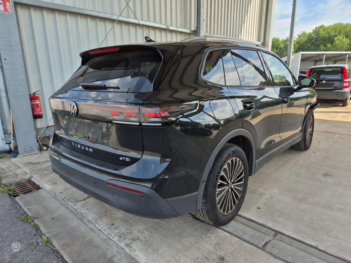 Volkswagen Tiguan - 3