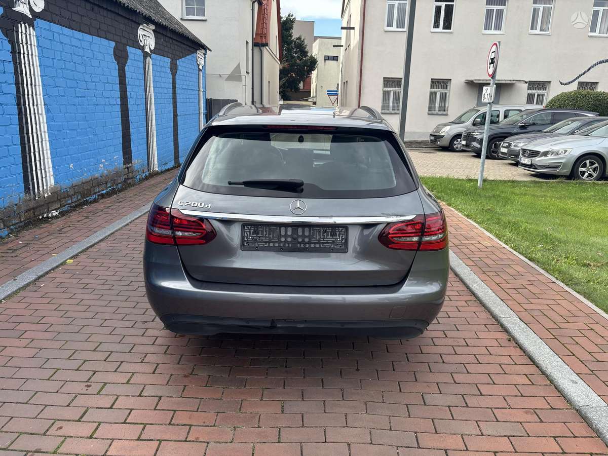Mercedes-Benz C200 - 8