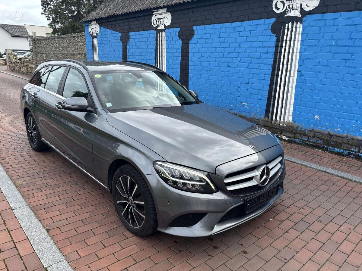 Mercedes-Benz C200 - 1