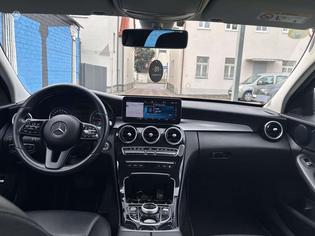 Mercedes-Benz C200 - 2