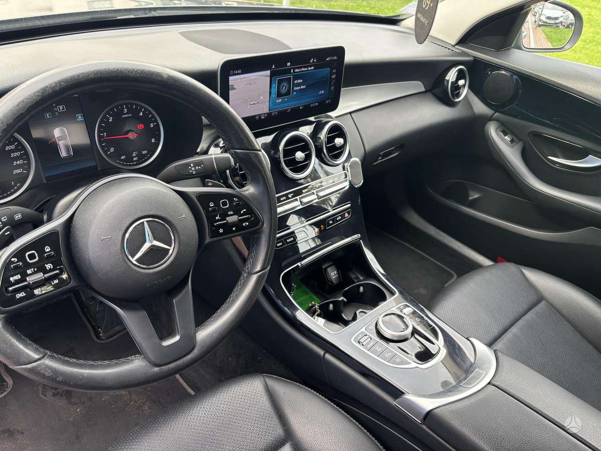 Mercedes-Benz C200 - 11