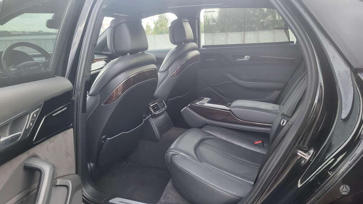Audi A8 L, 3.0 l., Седан