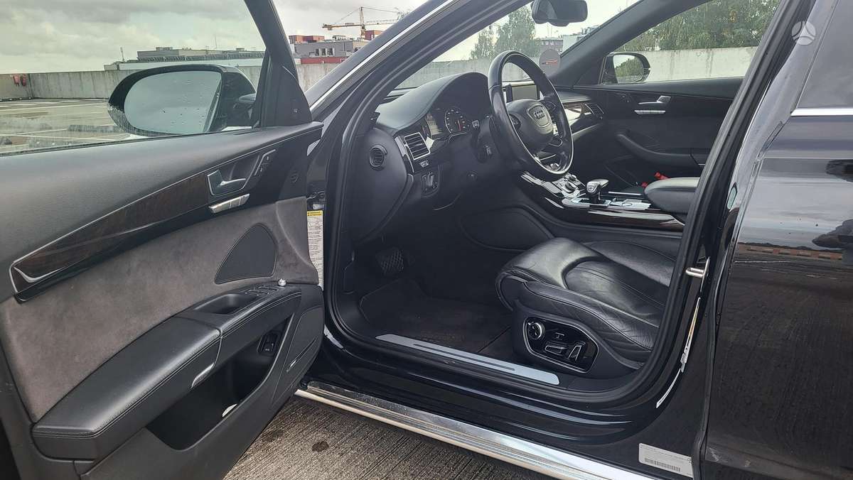 Audi A8 L, 3.0 l., Седан