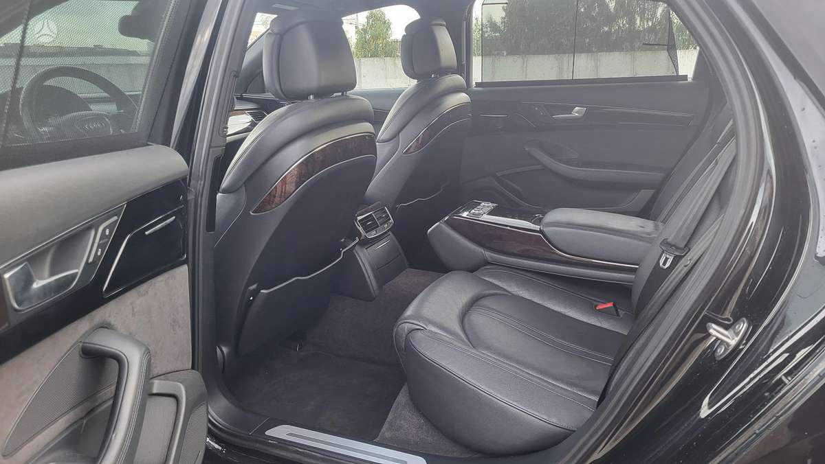 Audi A8 L, 3.0 l., Седан