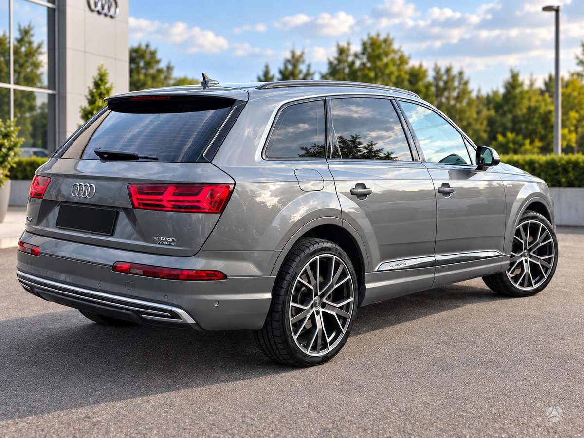 Audi Q7 e-tron - 2