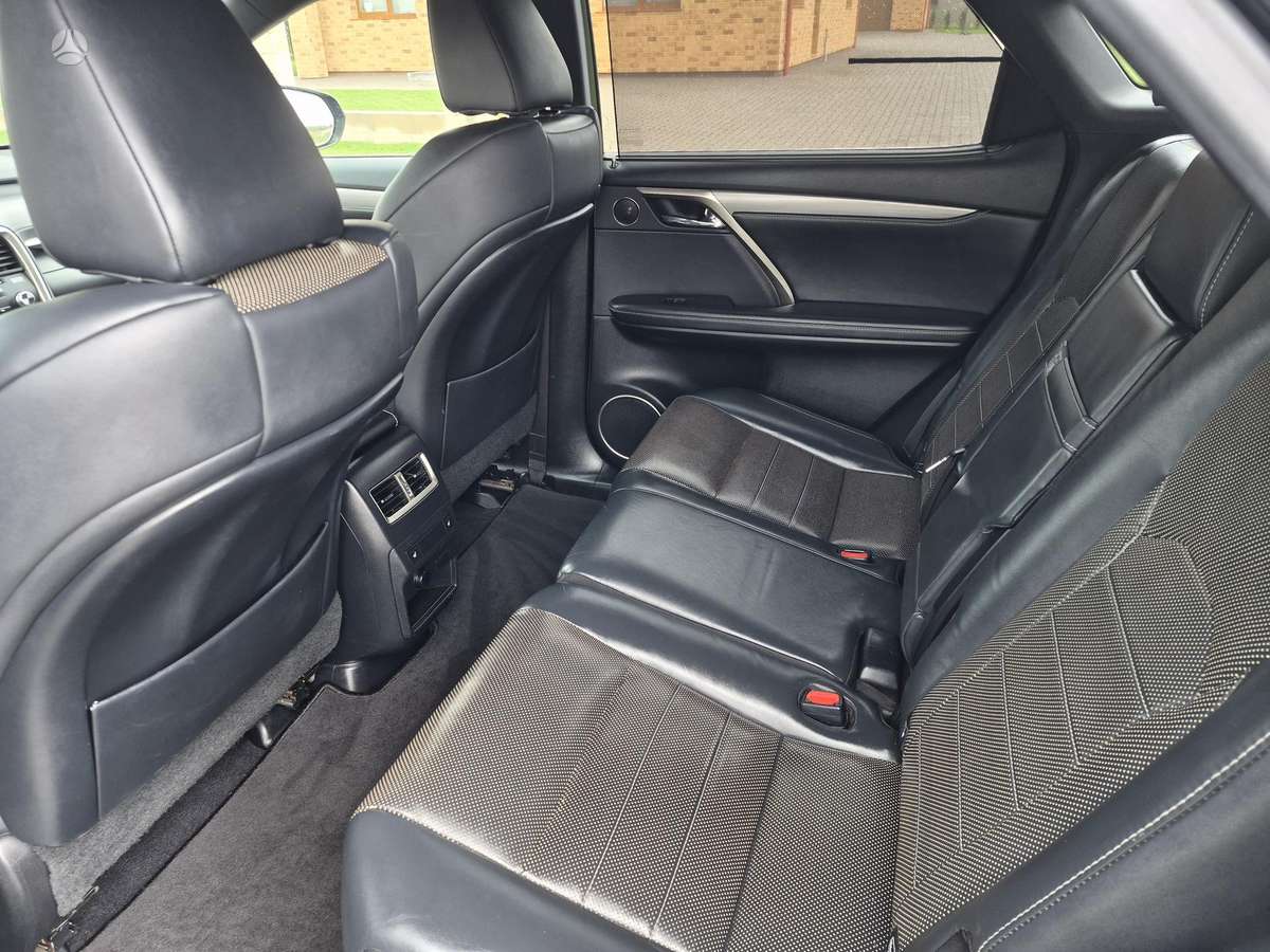 Lexus RX 450h - 11
