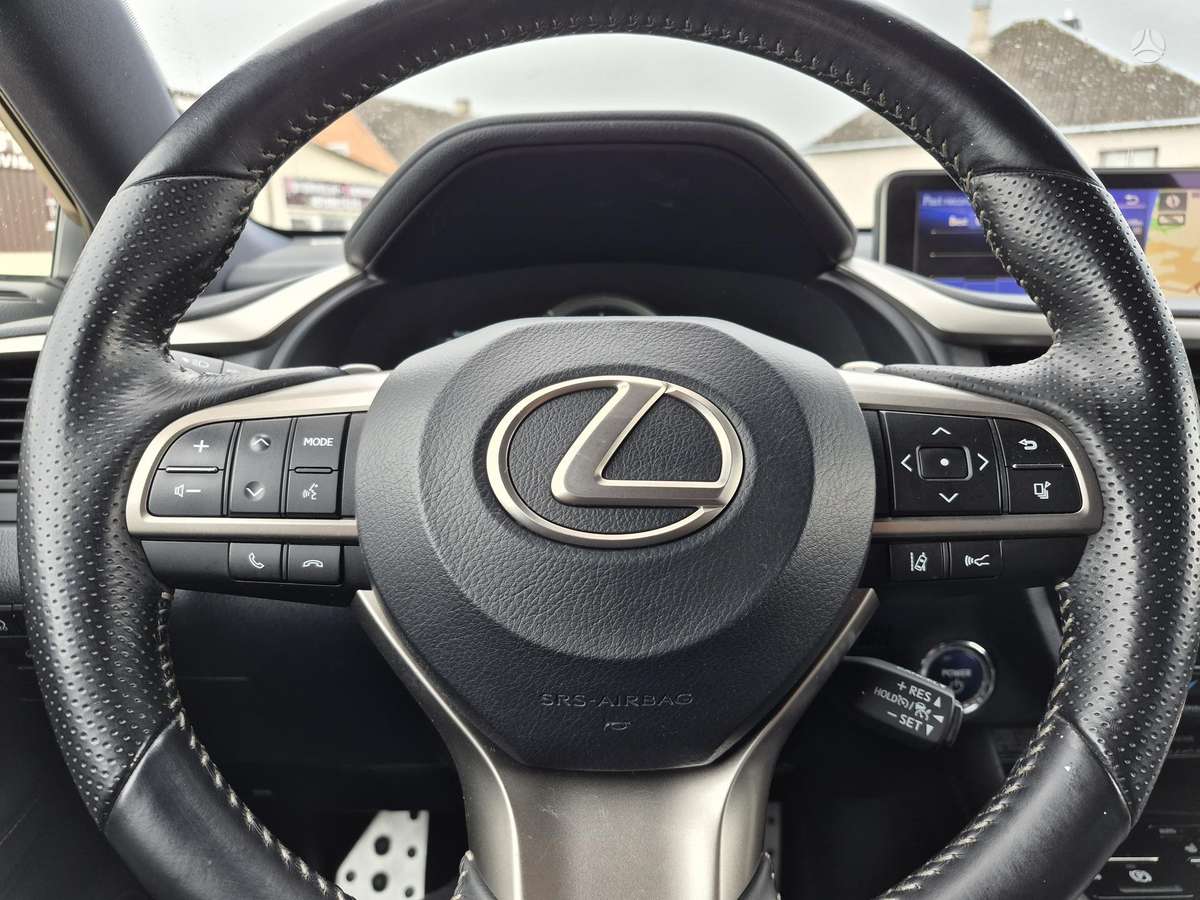 Lexus RX 450h - 12