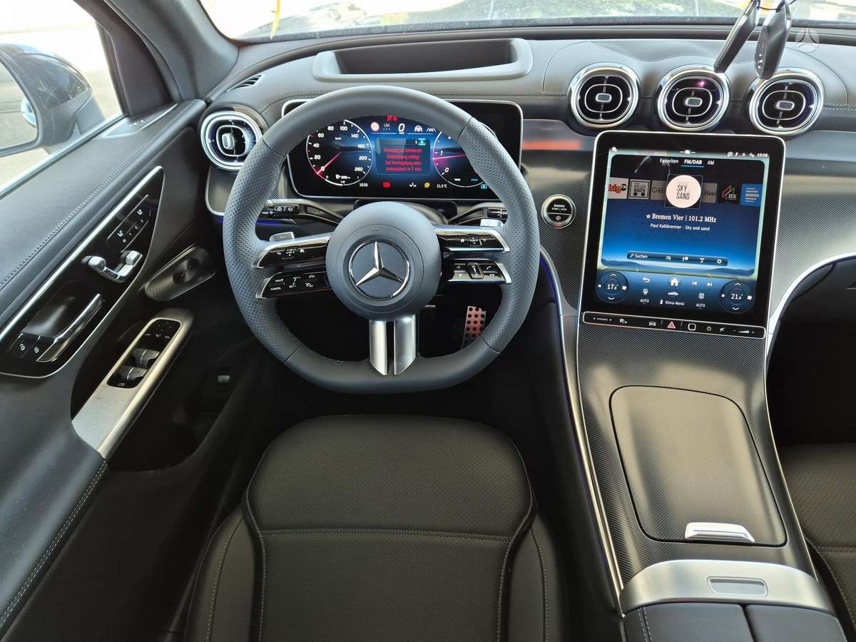 Mercedes-Benz GLC300 - 6