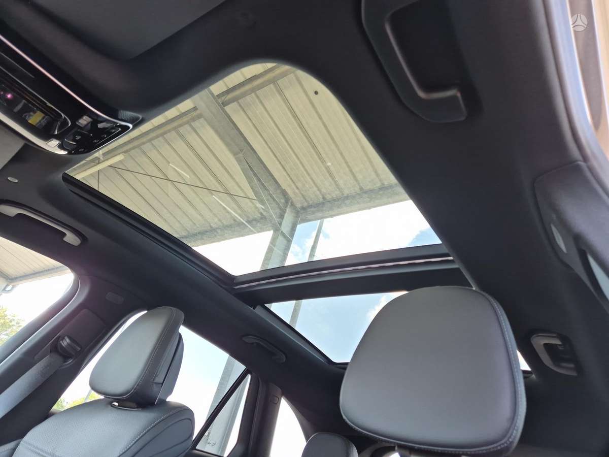 Mercedes-Benz GLC300 - 8