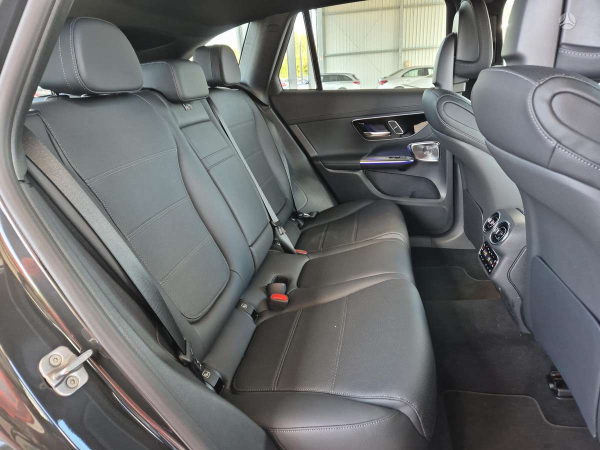 Mercedes-Benz GLC300 - 9