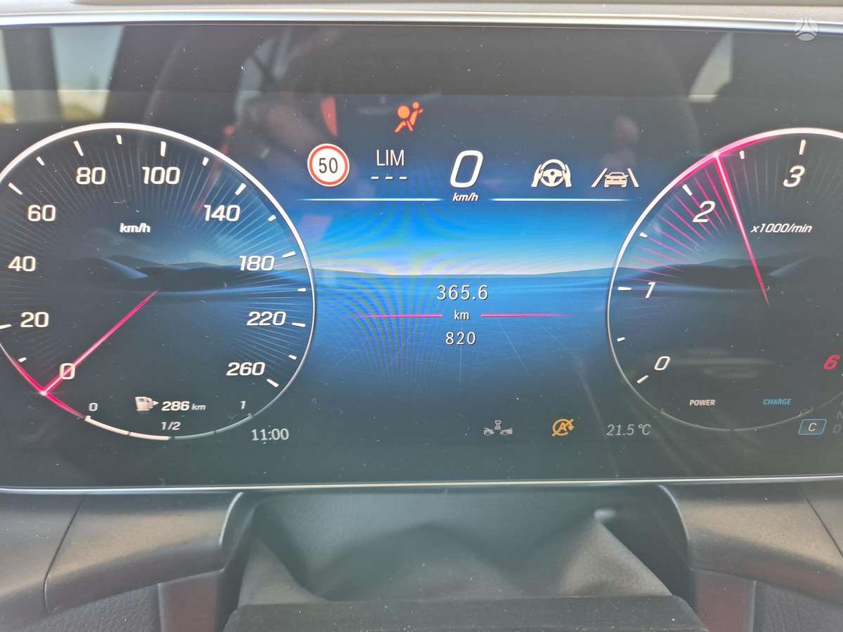 Mercedes-Benz GLC300 - 10