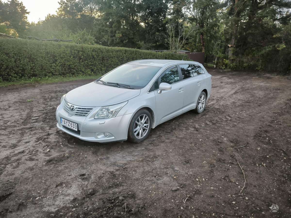 Toyota Avensis - 1