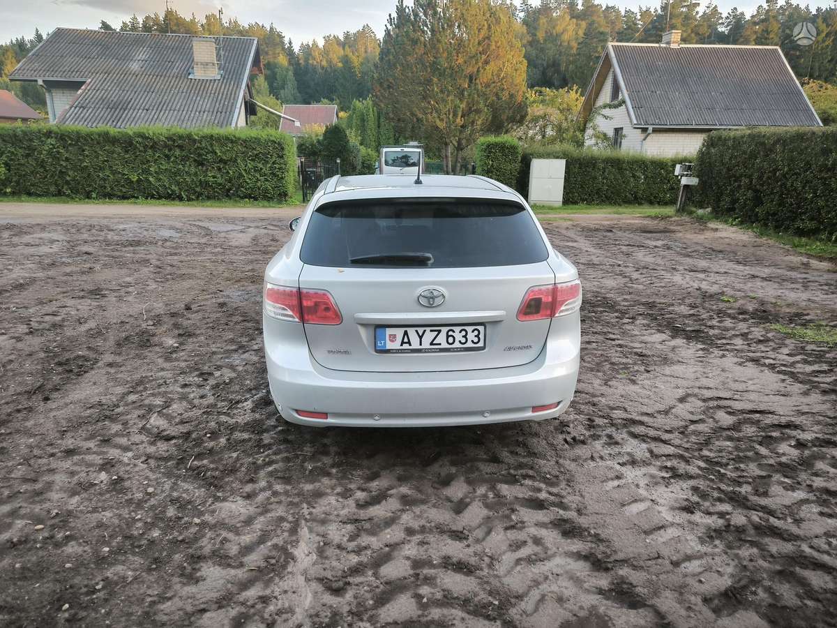 Toyota Avensis - 5