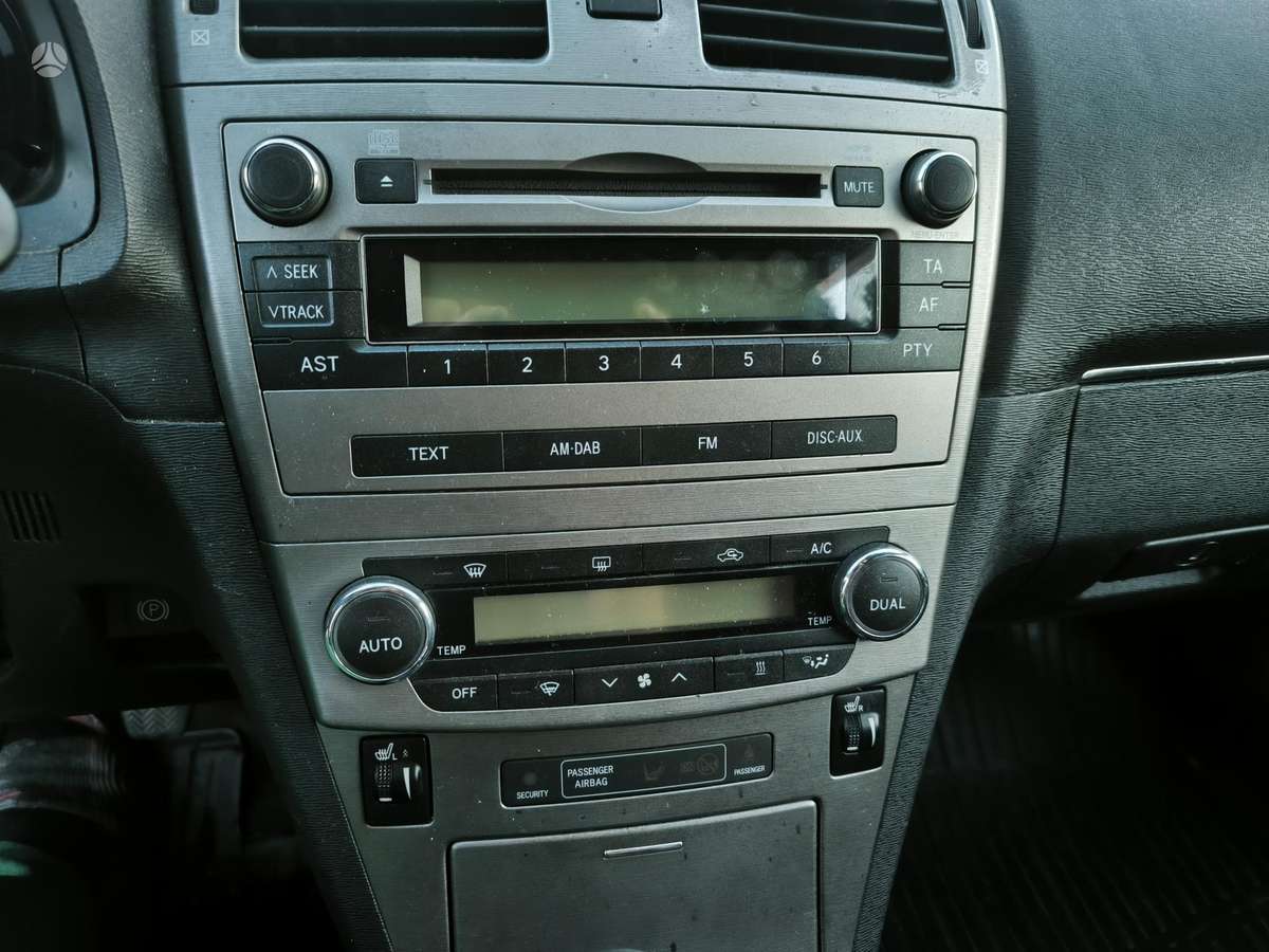 Toyota Avensis - 7