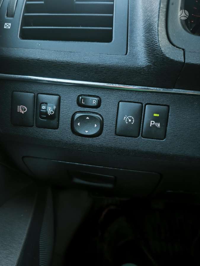 Toyota Avensis - 9