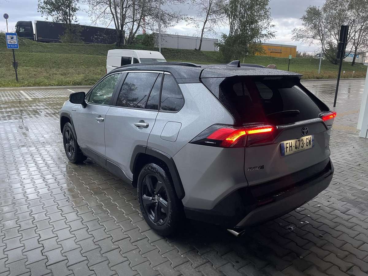 Toyota RAV4 - 2