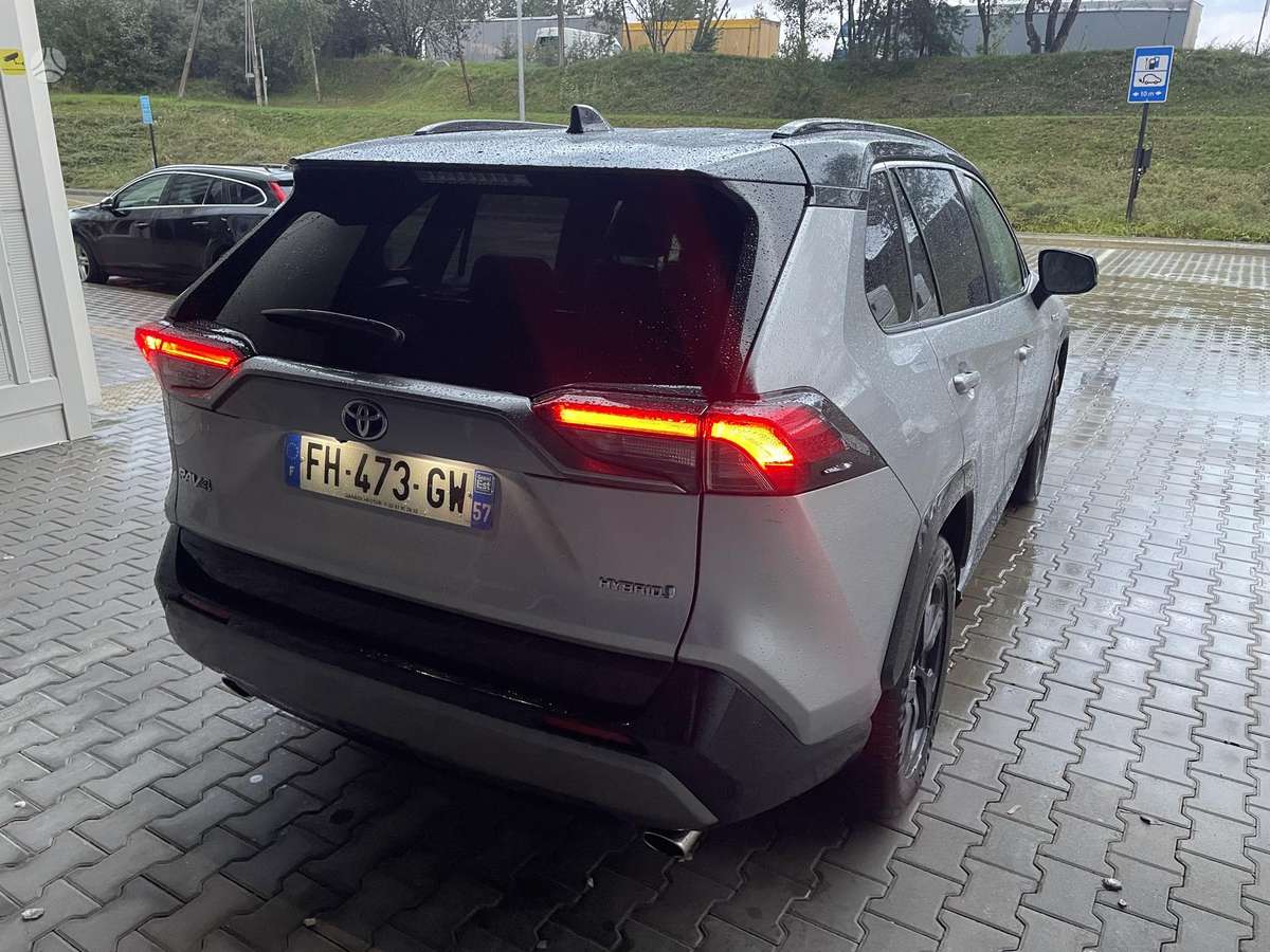 Toyota RAV4 - 4