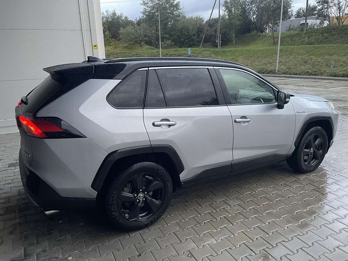Toyota RAV4 - 6