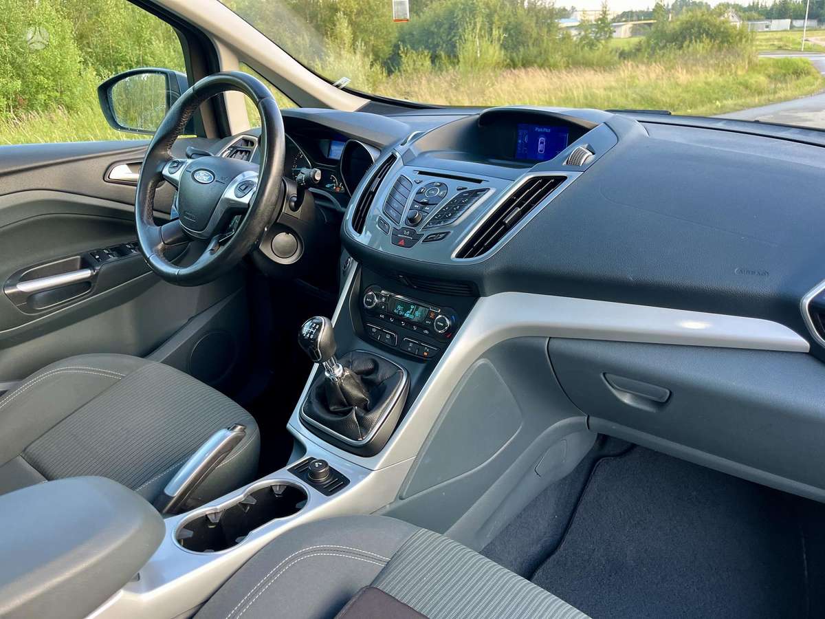 Ford Grand C-MAX - 11