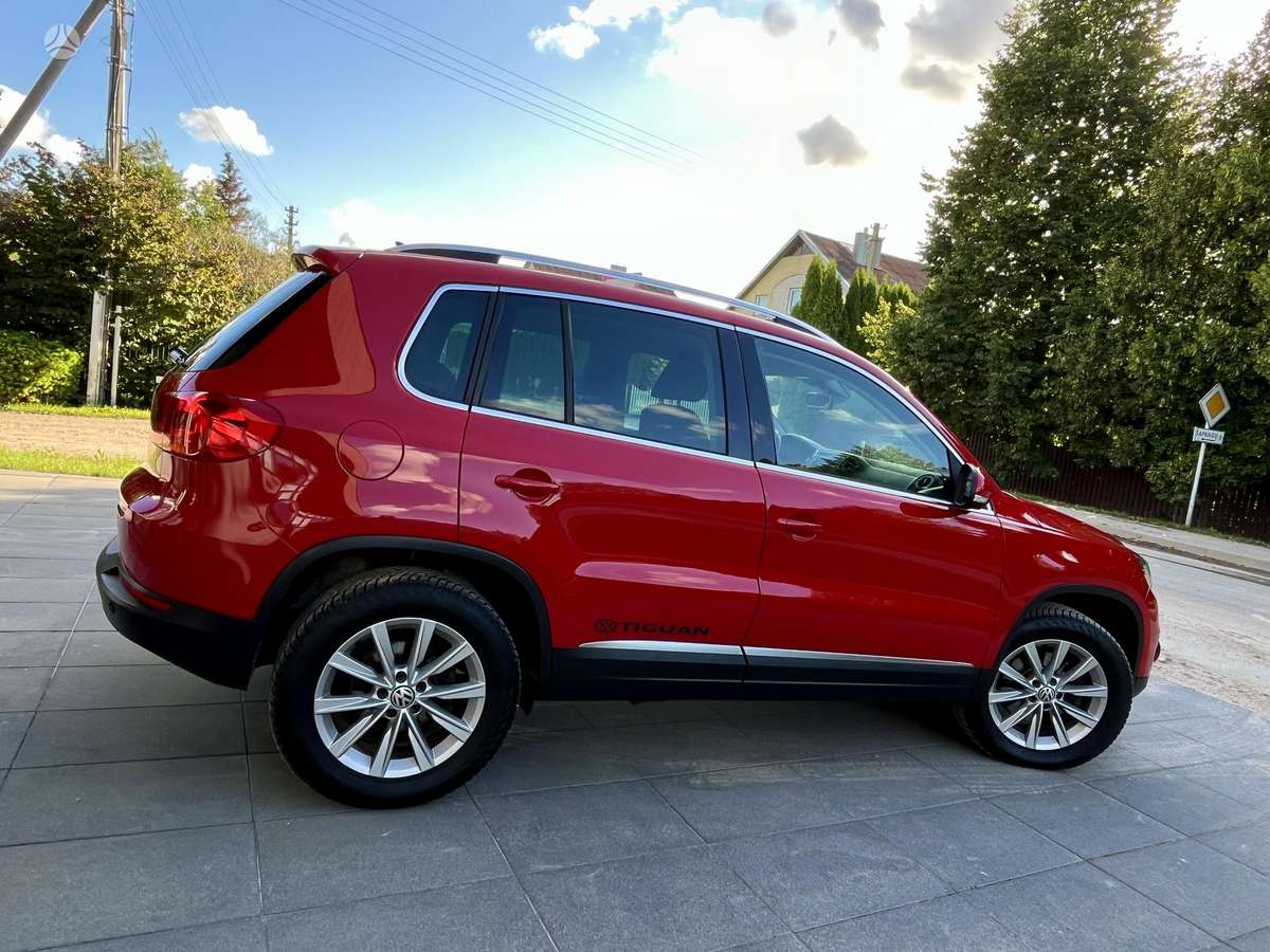 Volkswagen Tiguan - 2