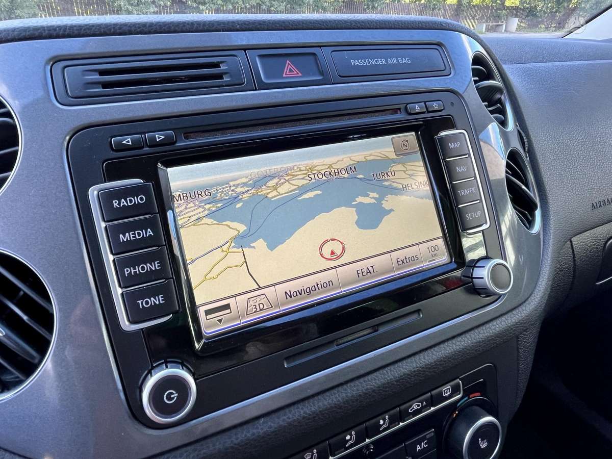 Volkswagen Tiguan - 9