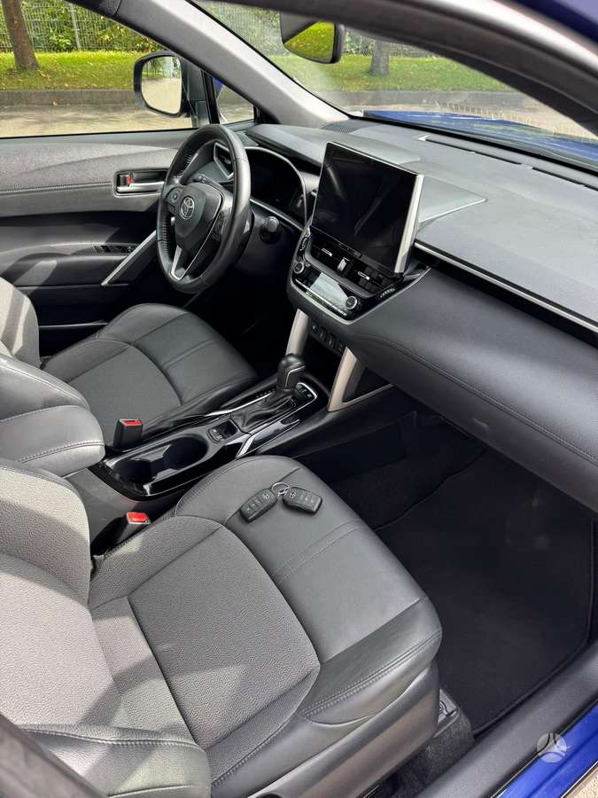 Toyota Corolla Cross - 12