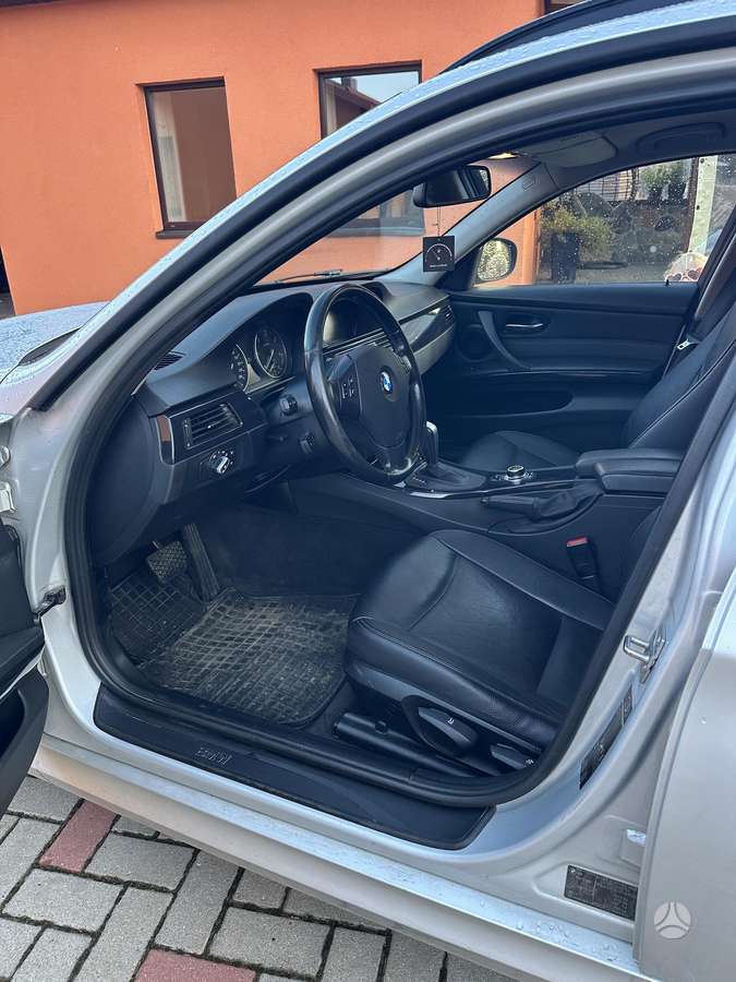 BMW 320, 2.0 l., wagon