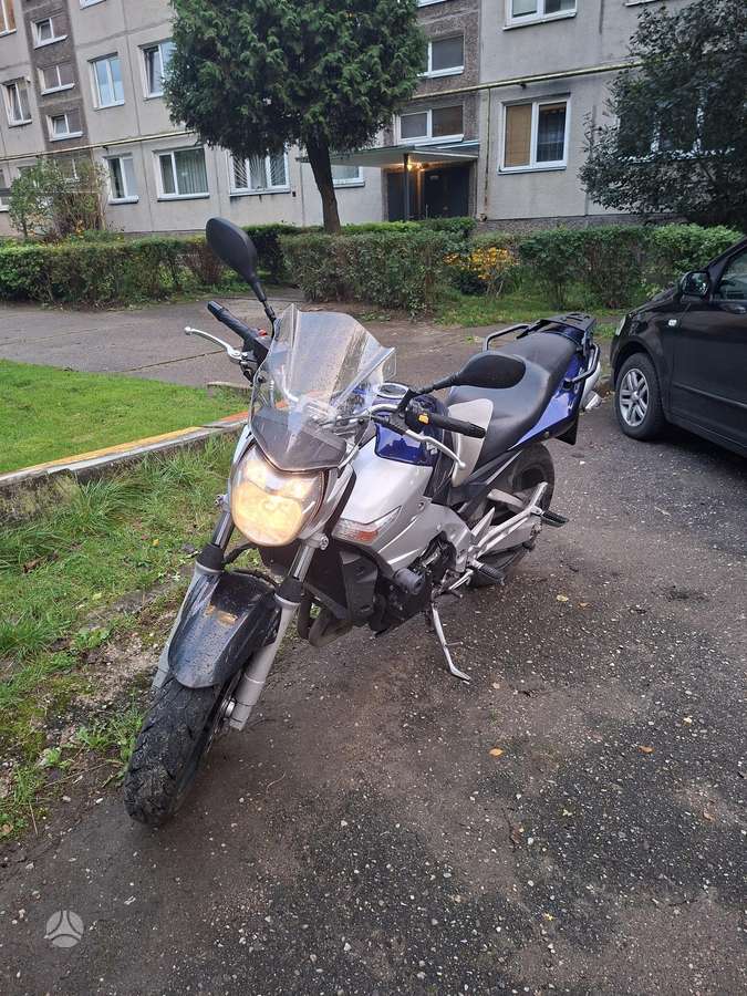Suzuki GSR 599cc, street / classic