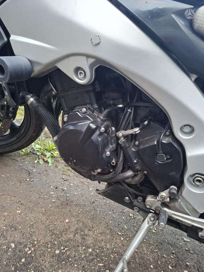 Suzuki GSR 599cc, street / classic