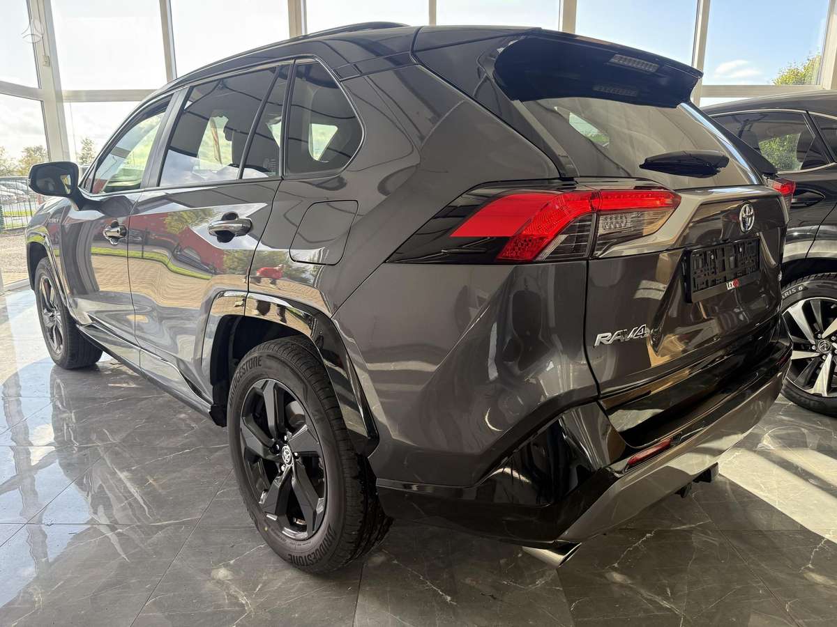 Toyota RAV4 - 8