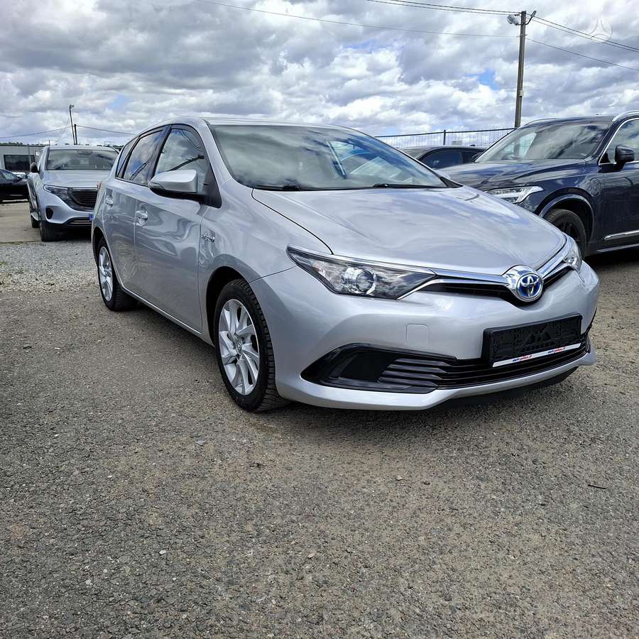 Toyota Auris - 1