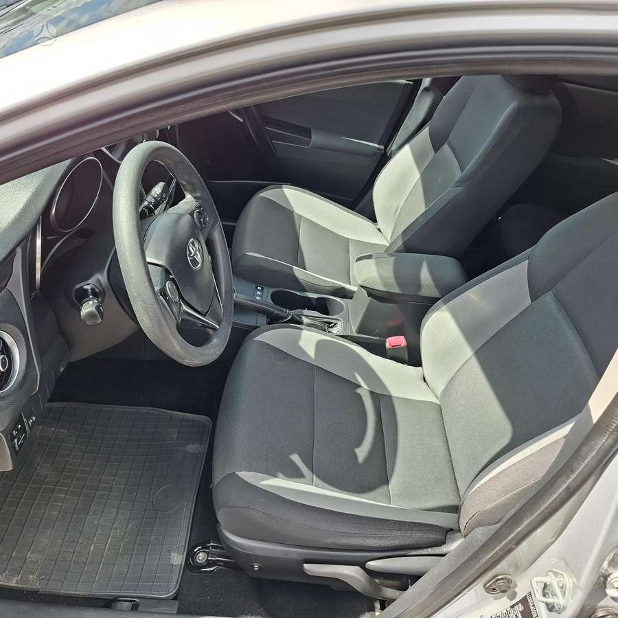 Toyota Auris - 10