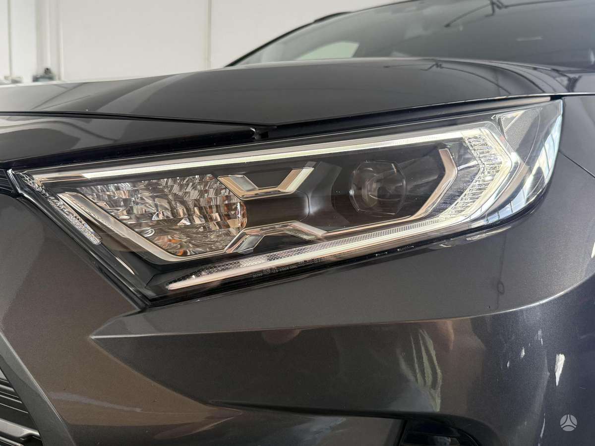 Toyota RAV4 - 10