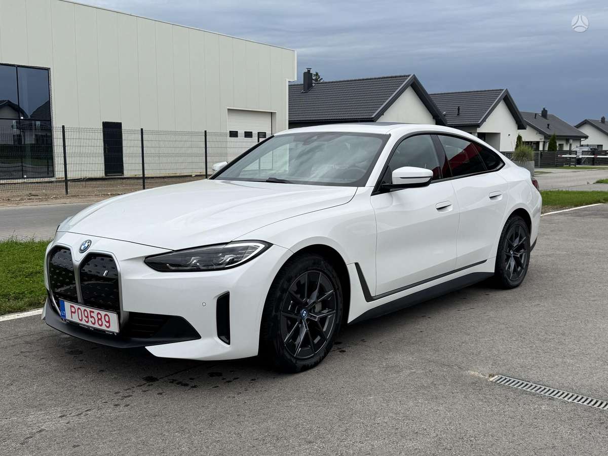 BMW i4, 70 kWh, hatchback