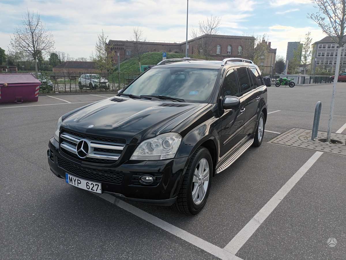 Mercedes-Benz GL320 - 1