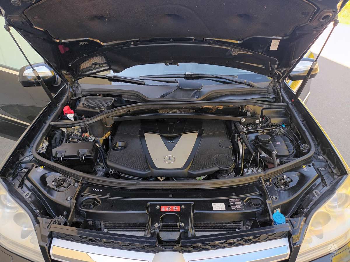 Mercedes-Benz GL320 - 11