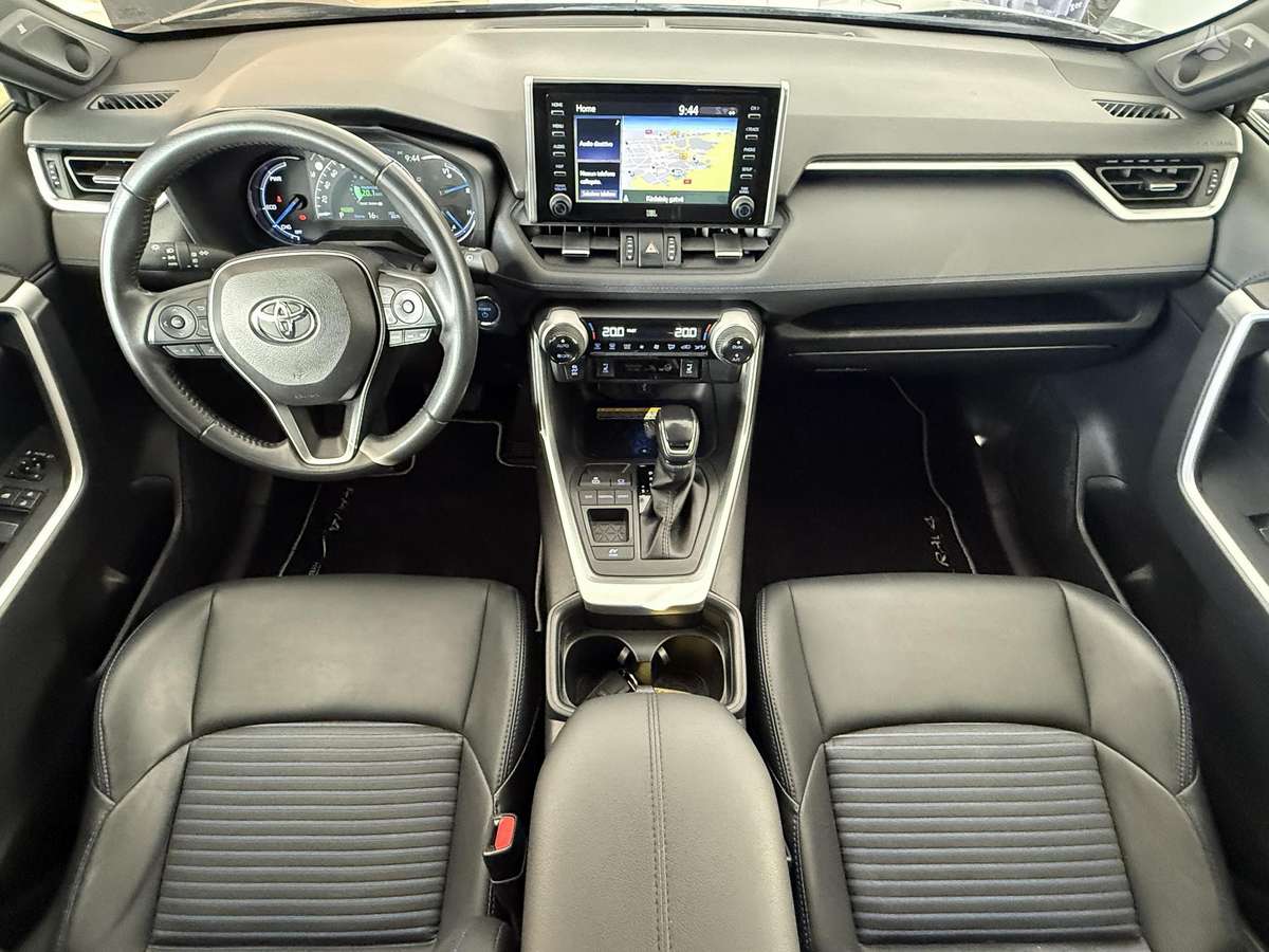 Toyota RAV4 - 11