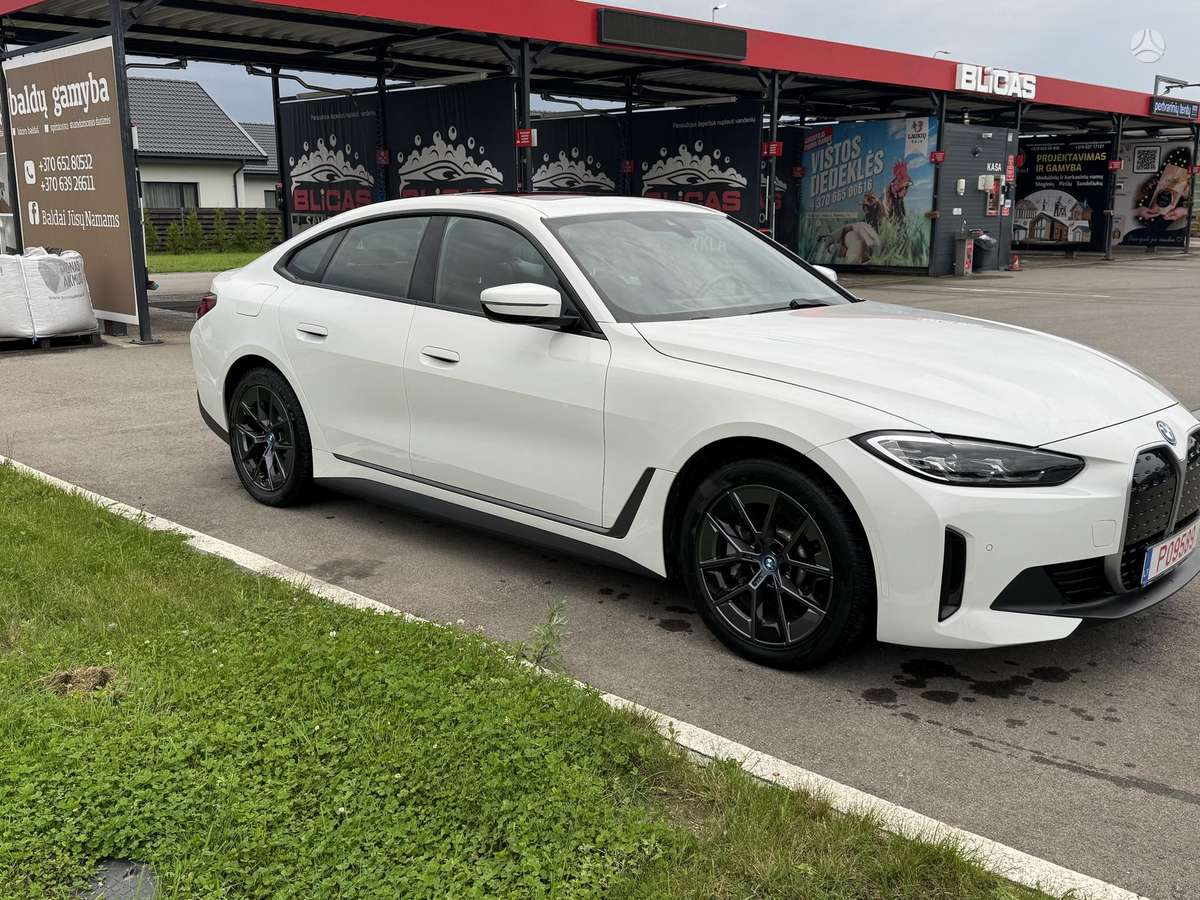 BMW i4, 70 kWh, hatchback