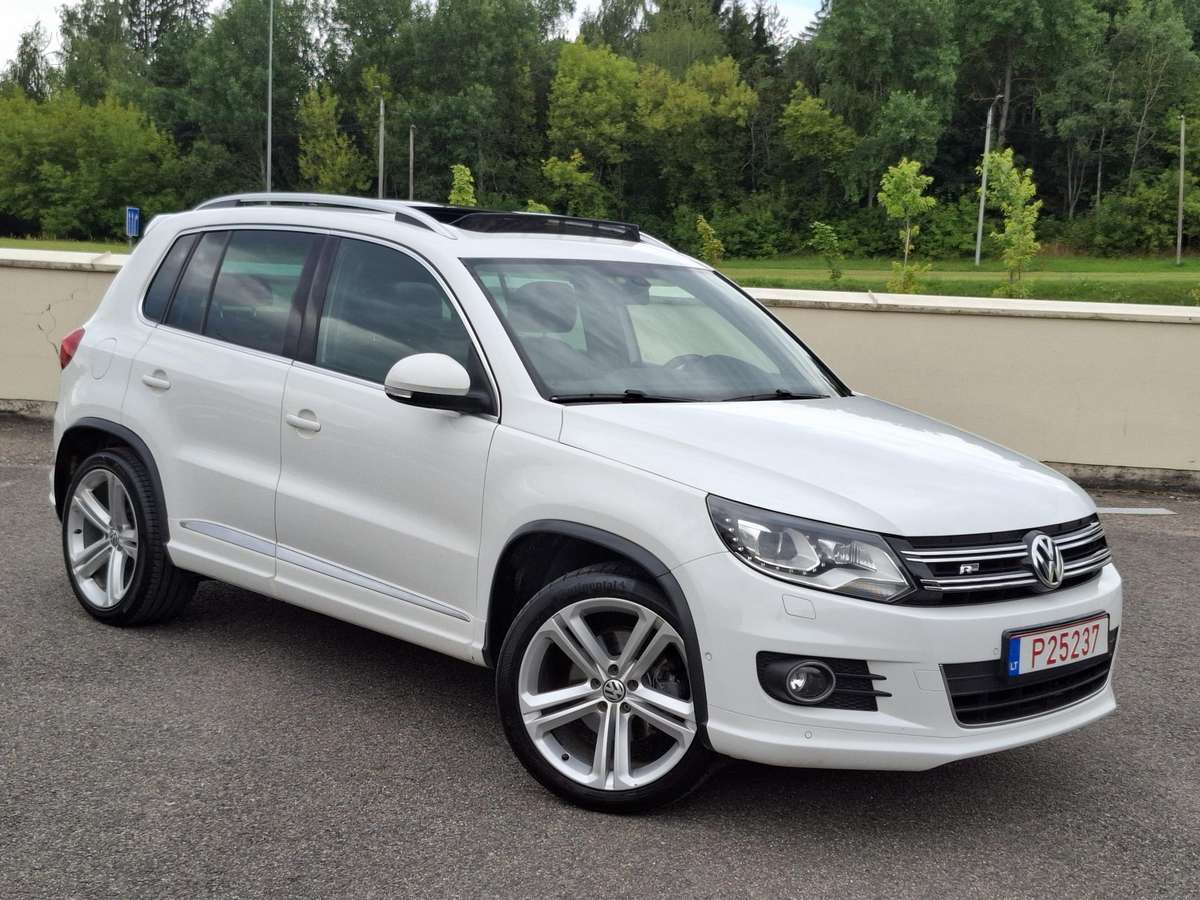 Volkswagen Tiguan - 1