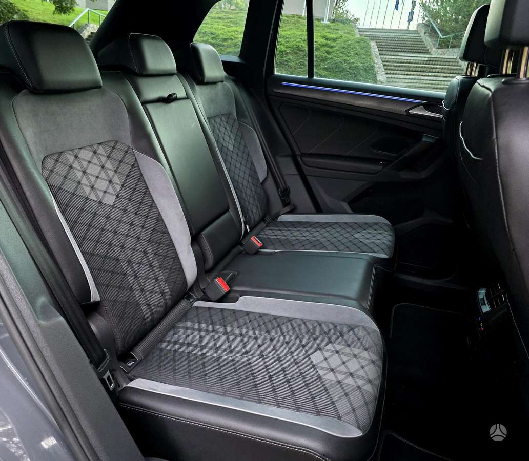 Volkswagen Tiguan - 9