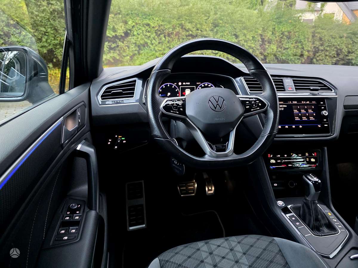 Volkswagen Tiguan - 10