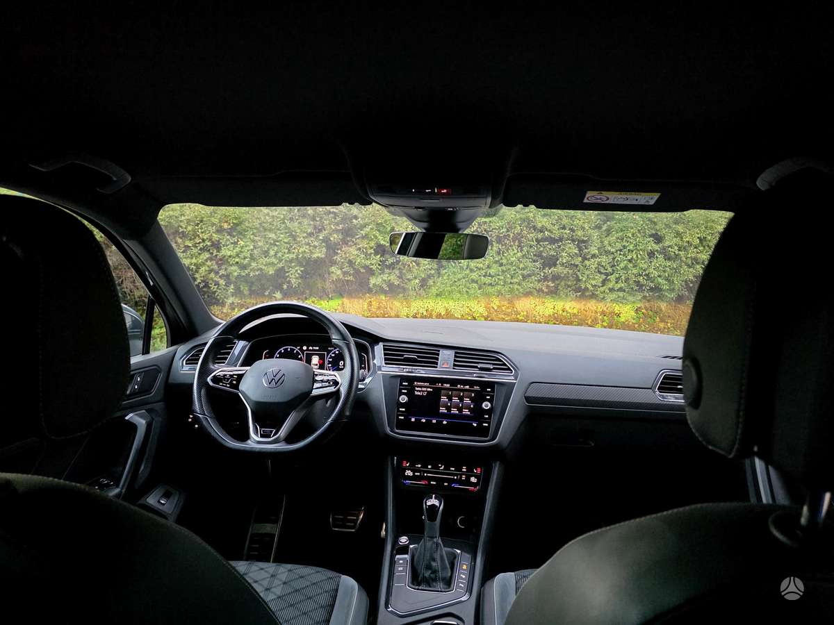 Volkswagen Tiguan - 12