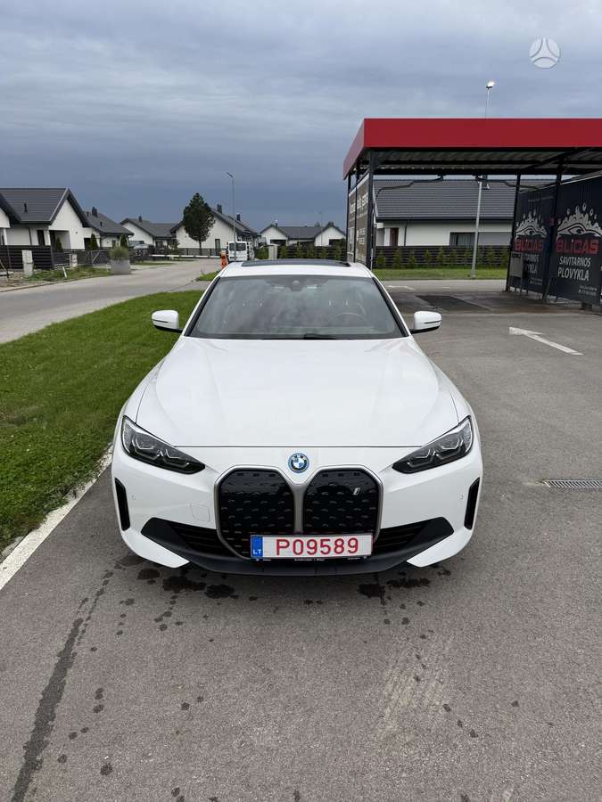 BMW i4, 70 kWh, hatchback