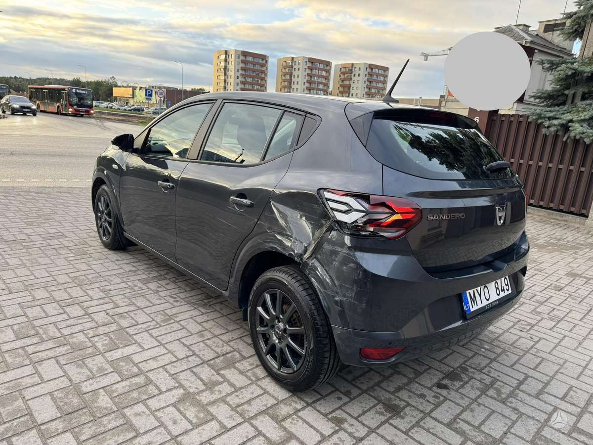Dacia Sandero - 8