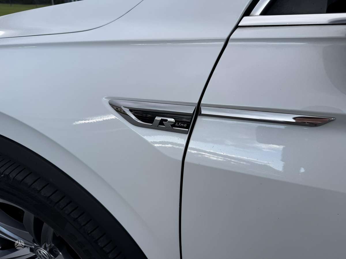 Volkswagen Tiguan - 12