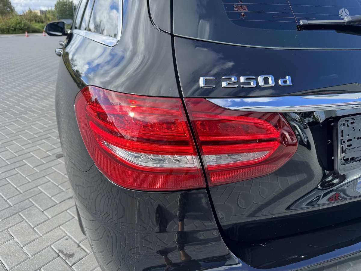 Mercedes-Benz C250 - 12