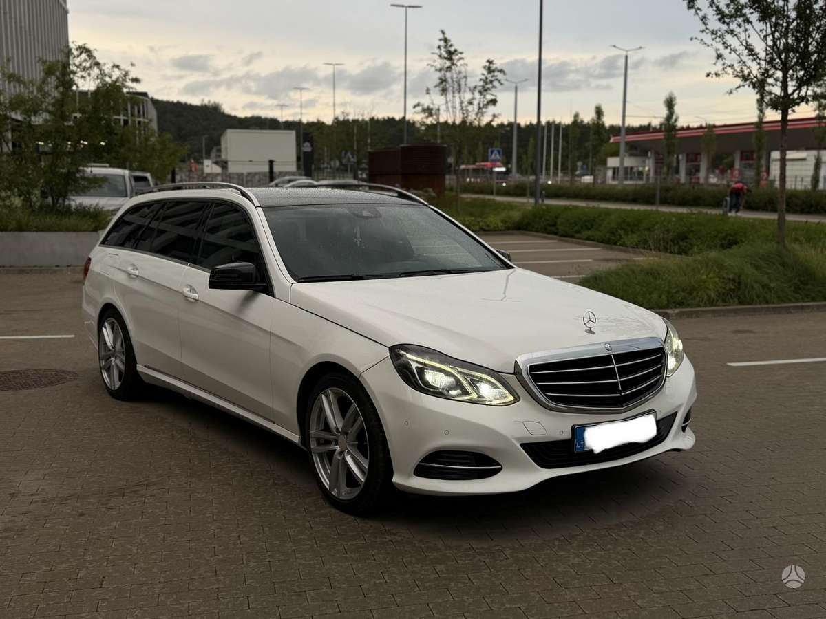 Mercedes-Benz E200 - 1