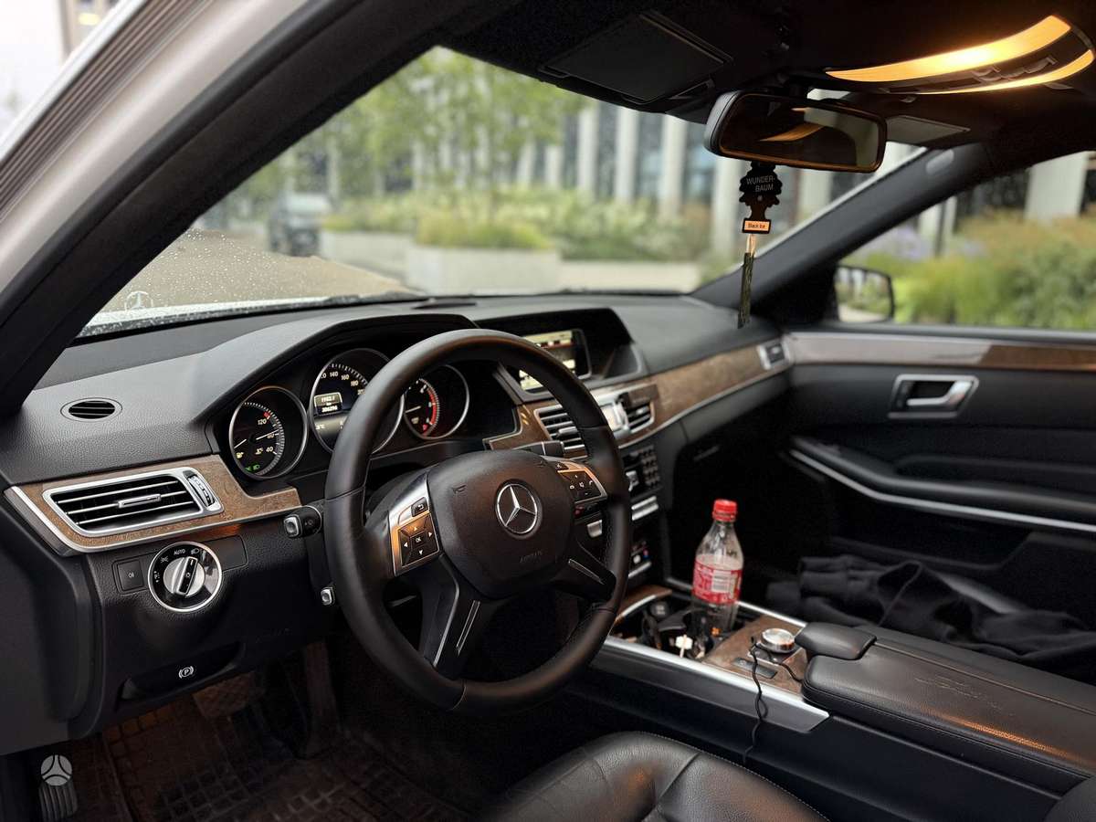Mercedes-Benz E200 - 6