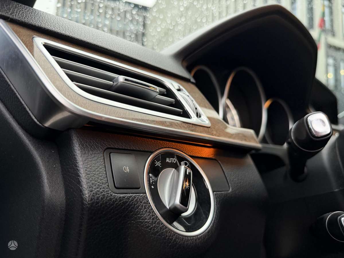 Mercedes-Benz E200 - 7