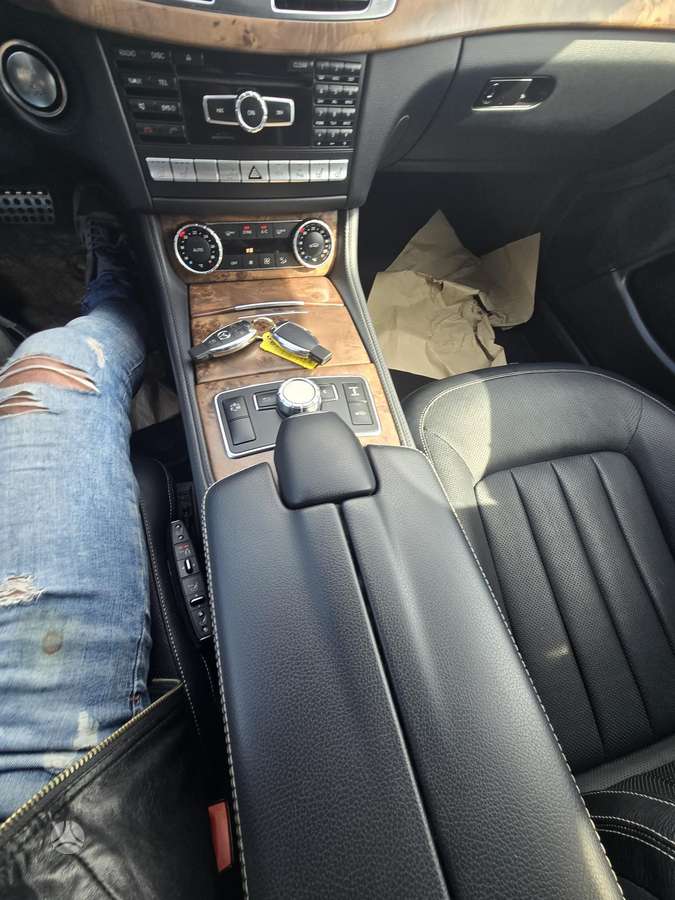 Mercedes-Benz CLS350 - 5